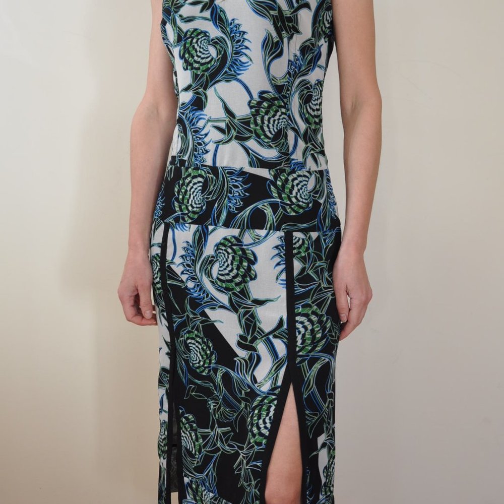 $820 Roberto Cavalli Green long sheath Dress, Size 38